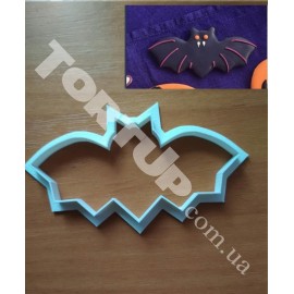 Пластикова вирубка Кажан №2 9см
